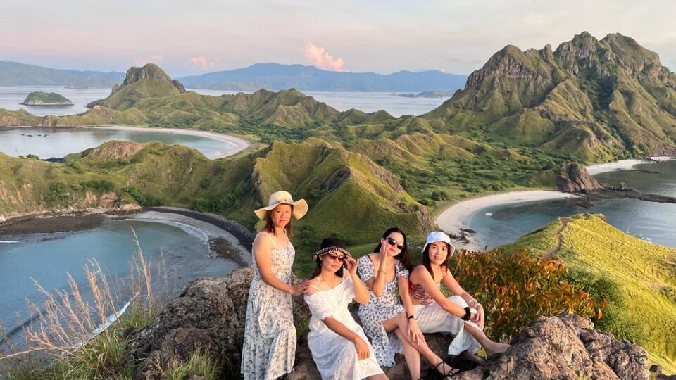 Flores Komodo Tour 7 Days ( Sailing) padar island