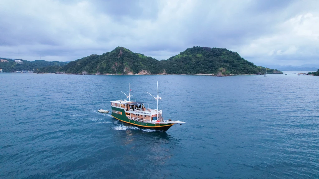 Trip partagé Komodo Tour 2 Journées 1 Nuit (Bateau dahayu)